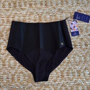 Honeylove Women’s Underwear in Black